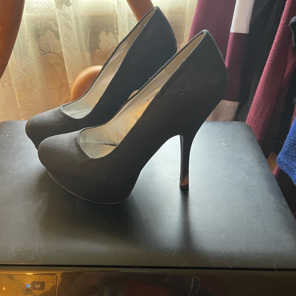 Deb heels